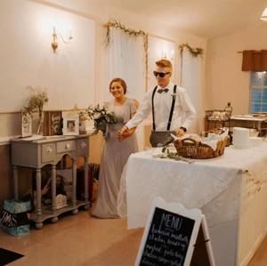 Meet your Posher, Clint